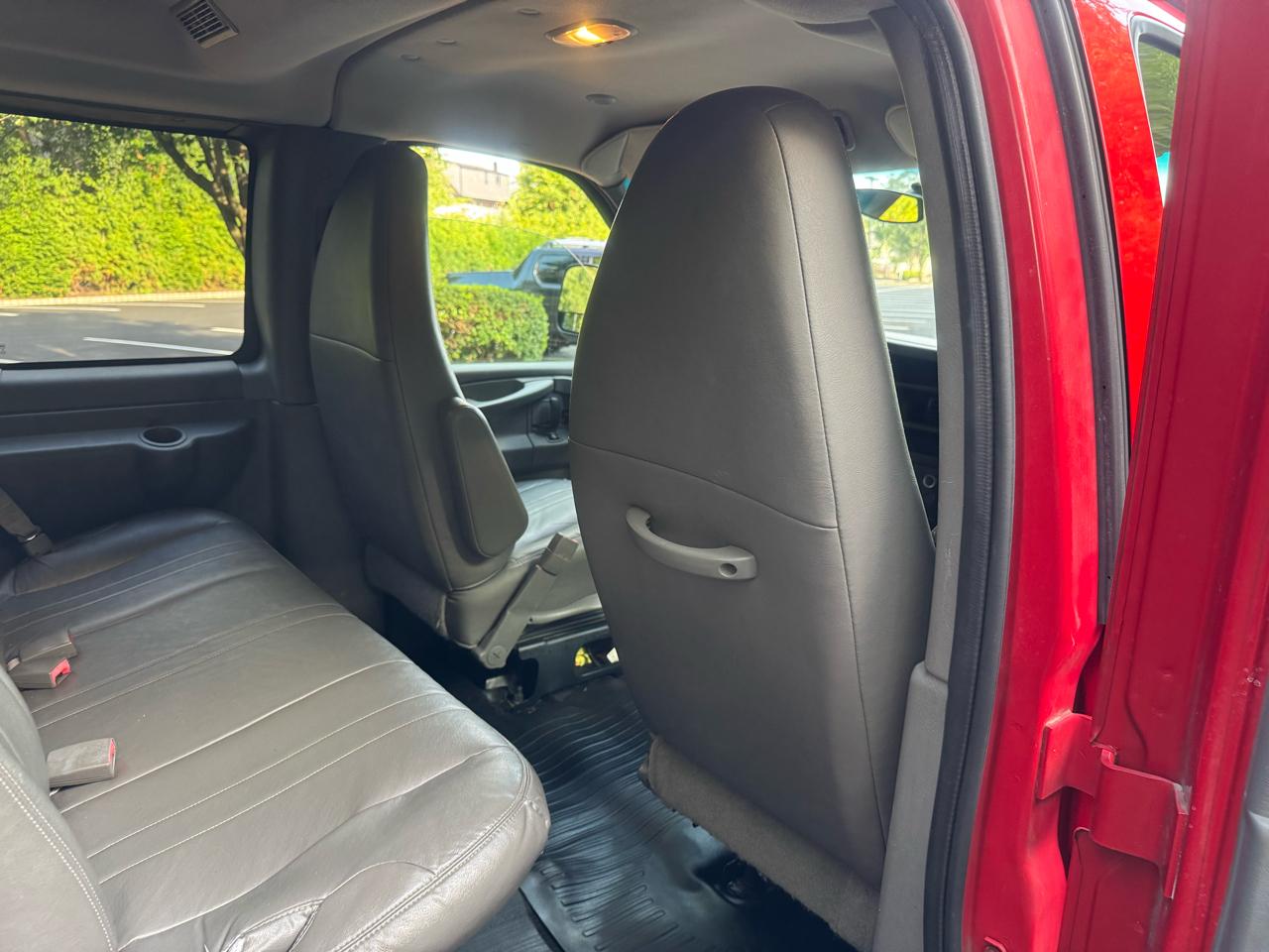 Chevrolet Express LS 3500 Extended 2011