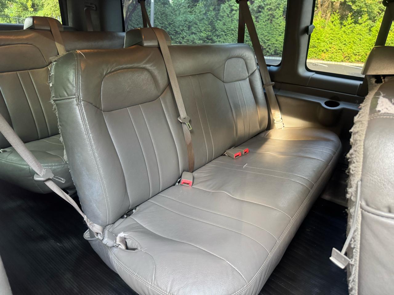 Chevrolet Express LS 3500 Extended 2011