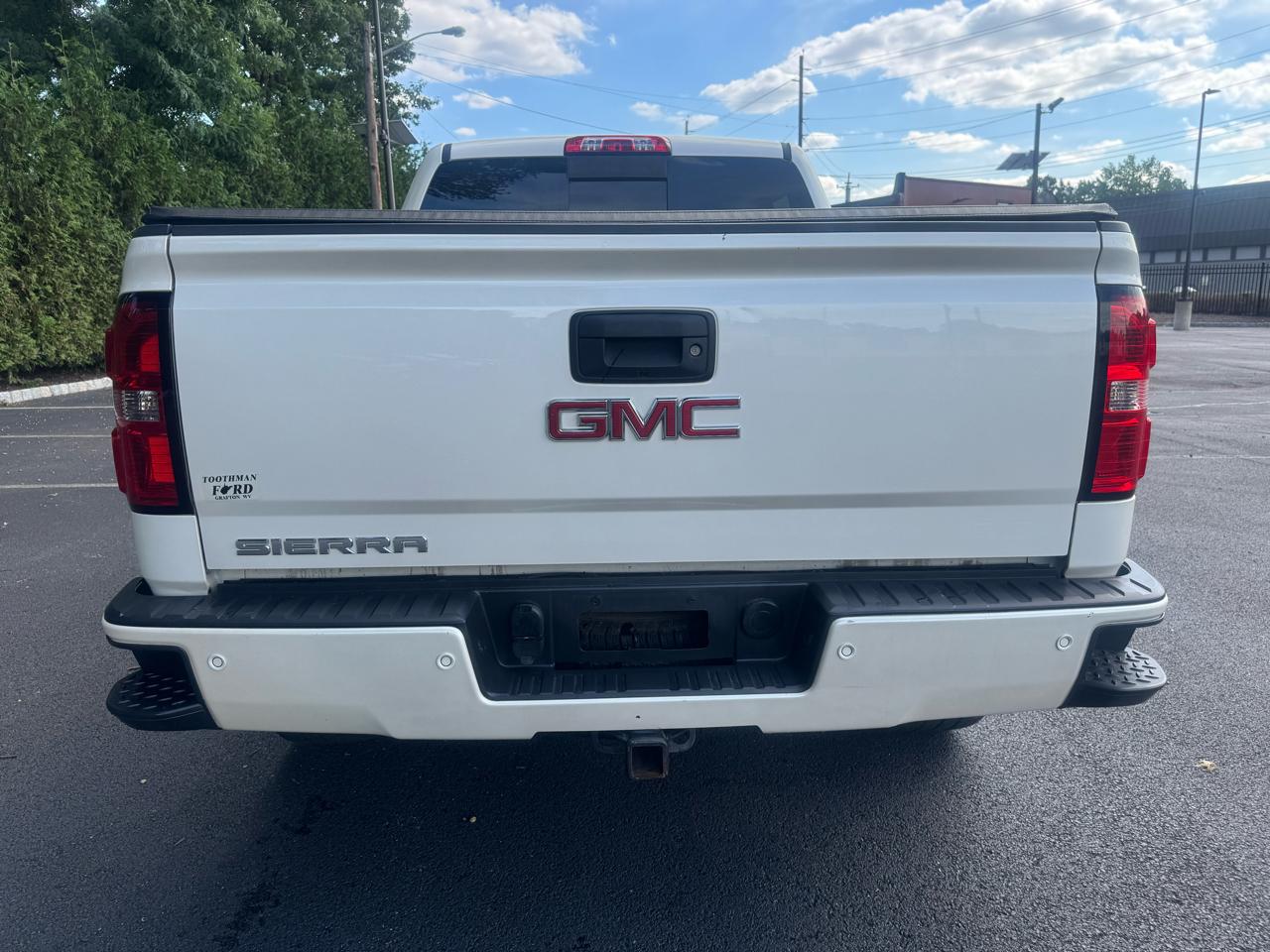 GMC Sierra 1500 Crew Cab 143.5" WB 4WD SLT 2015