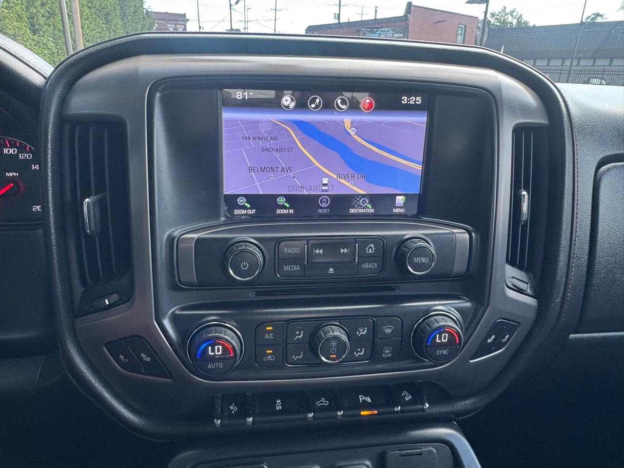 GMC Sierra 1500 Crew Cab 143.5" WB 4WD SLT 2015