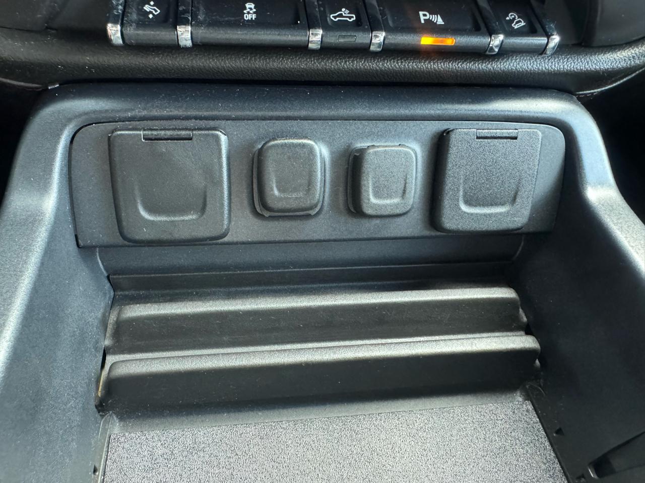 GMC Sierra 1500 Crew Cab 143.5" WB 4WD SLT 2015