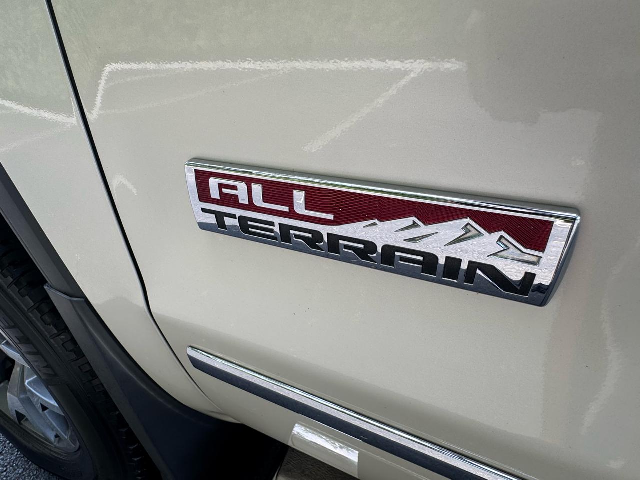 GMC Sierra 1500 Crew Cab 143.5" WB 4WD SLT 2015