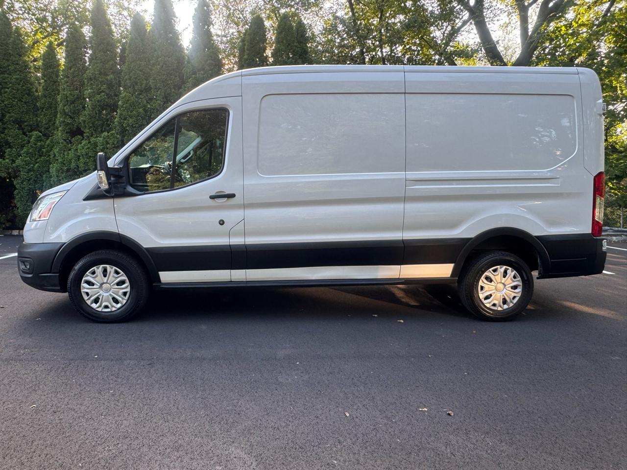 Ford Transit 250 Van Med. Roof w/Sliding Pass. 130-in. WB 2021