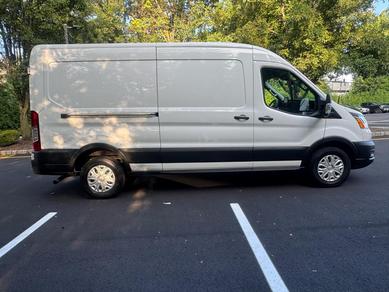 Ford Transit 250 Van Med. Roof w/Sliding Pass. 130-in. WB 2021