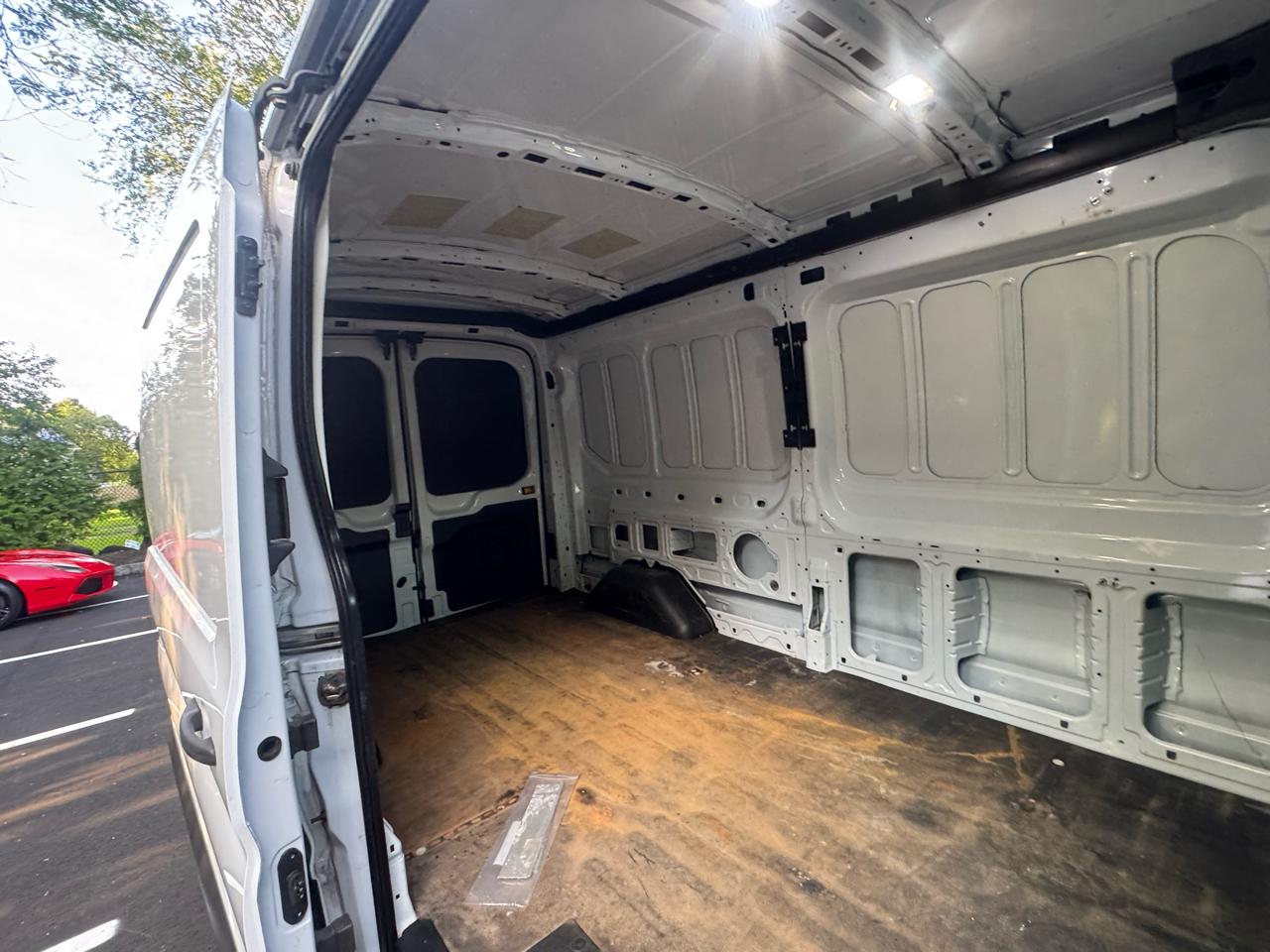 Ford Transit 250 Van Med. Roof w/Sliding Pass. 130-in. WB 2021