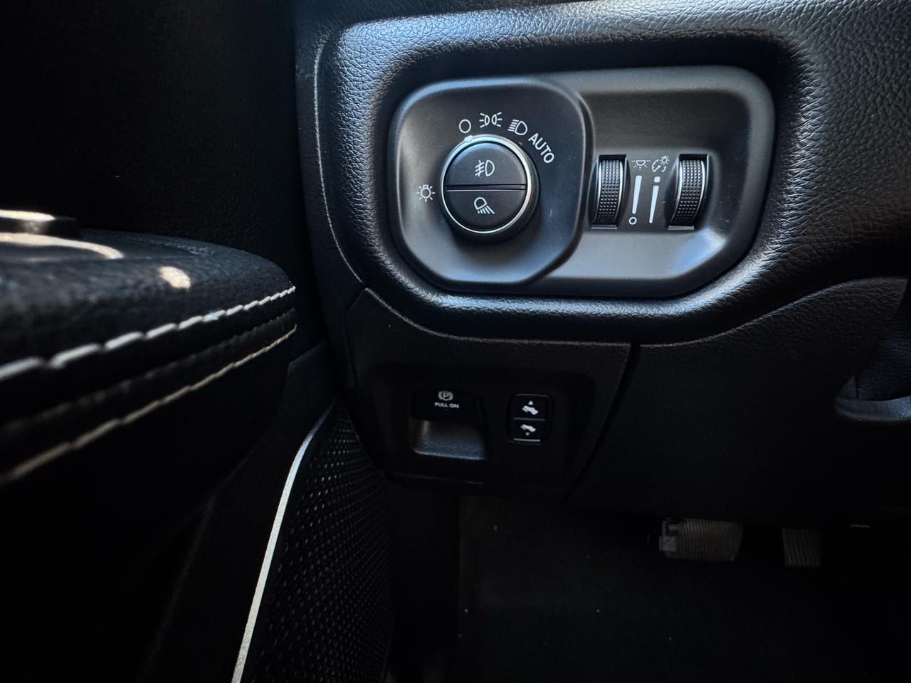 RAM 1500 Laramie Crew Cab LWB 4WD 2019