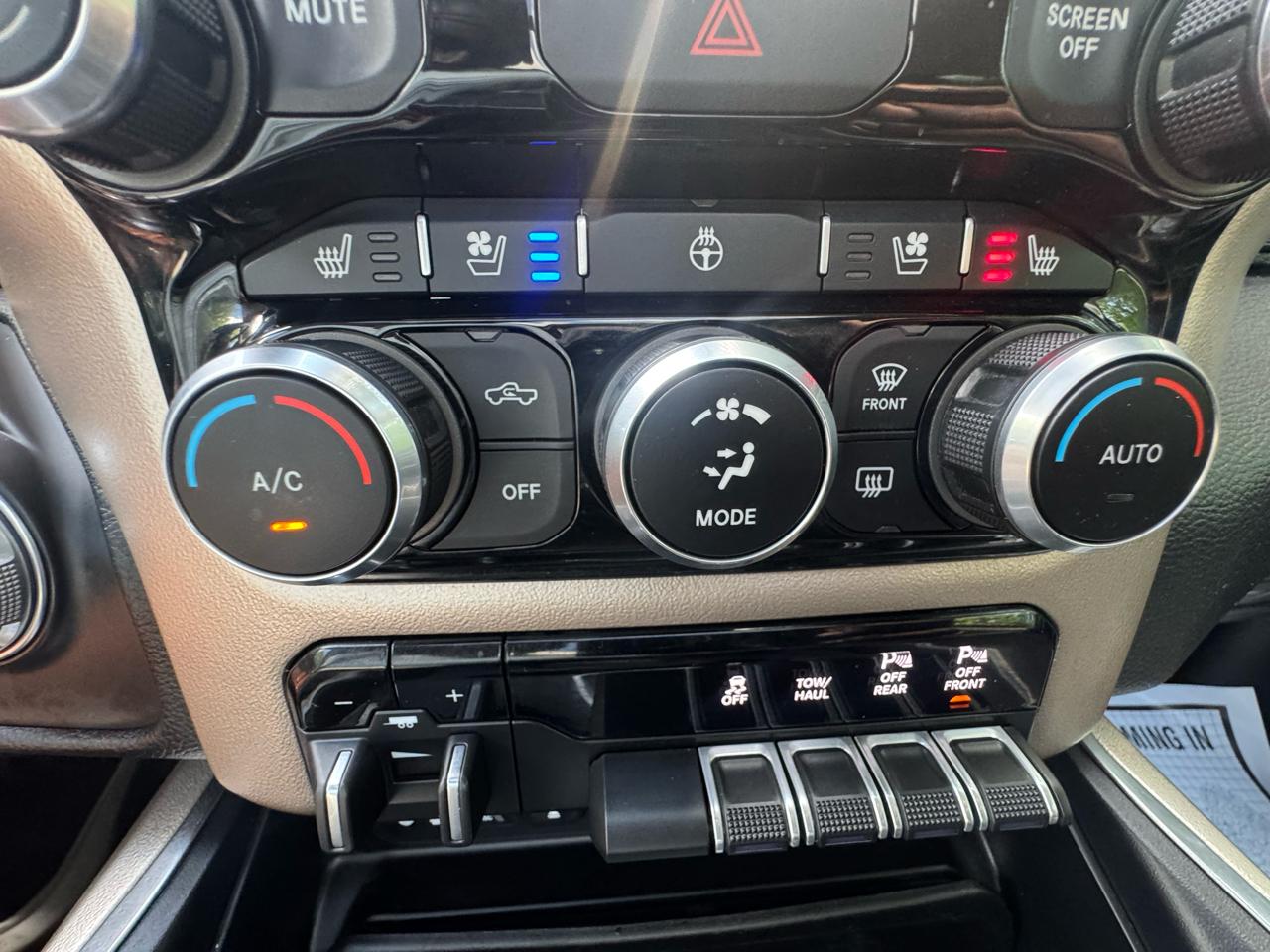 RAM 1500 Laramie Crew Cab LWB 4WD 2019