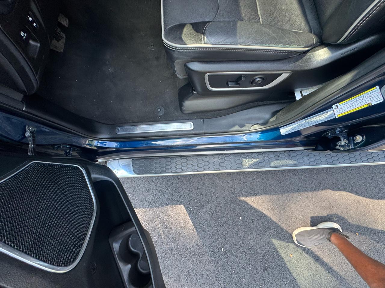 RAM 1500 Laramie Crew Cab LWB 4WD 2019