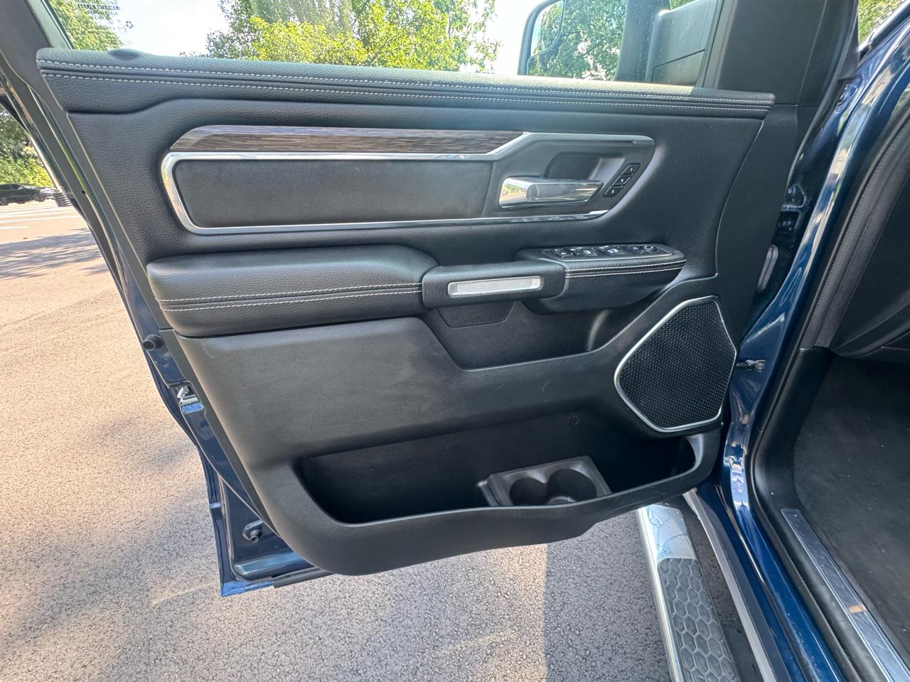 RAM 1500 Laramie Crew Cab LWB 4WD 2019