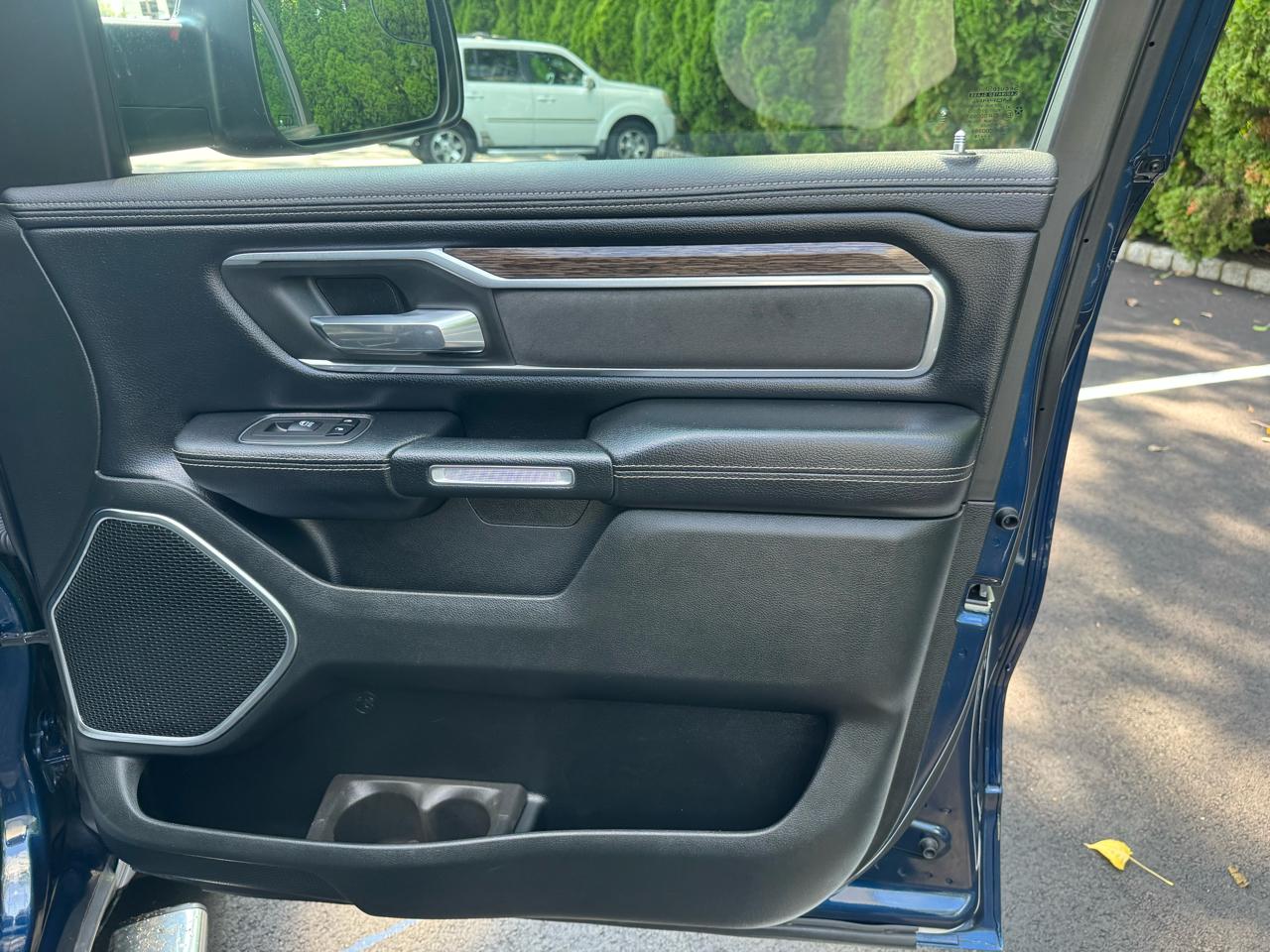 RAM 1500 Laramie Crew Cab LWB 4WD 2019