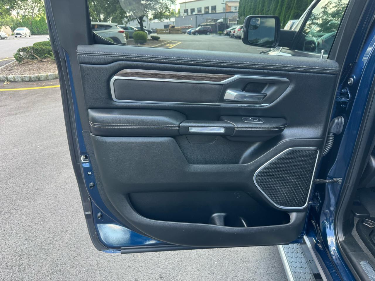 RAM 1500 Laramie Crew Cab LWB 4WD 2019