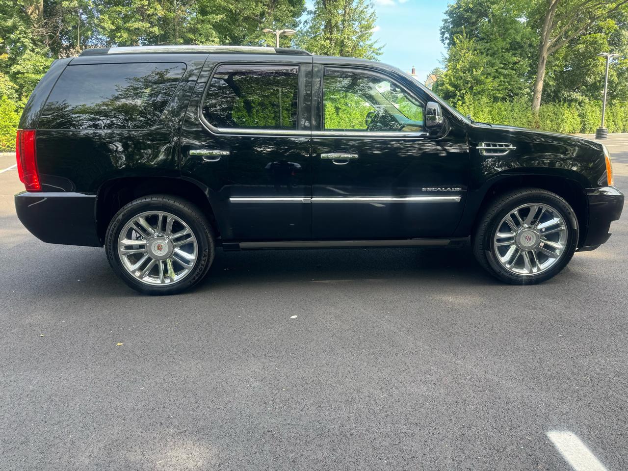 Cadillac Escalade AWD Platinum 2012