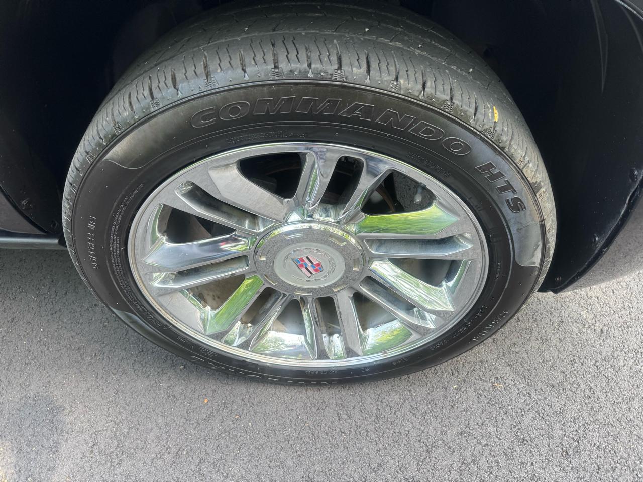 Cadillac Escalade AWD Platinum 2012