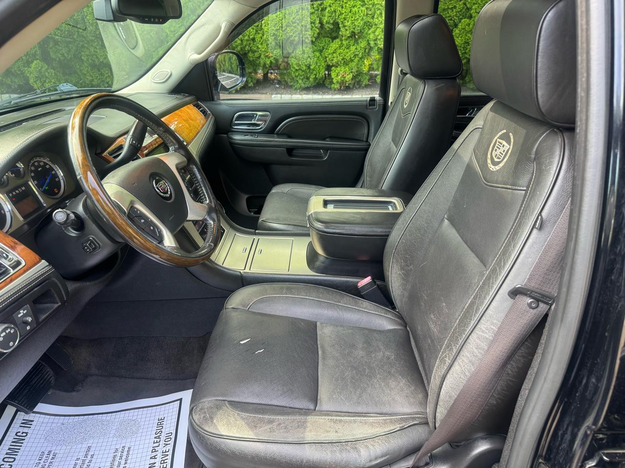 Cadillac Escalade AWD Platinum 2012