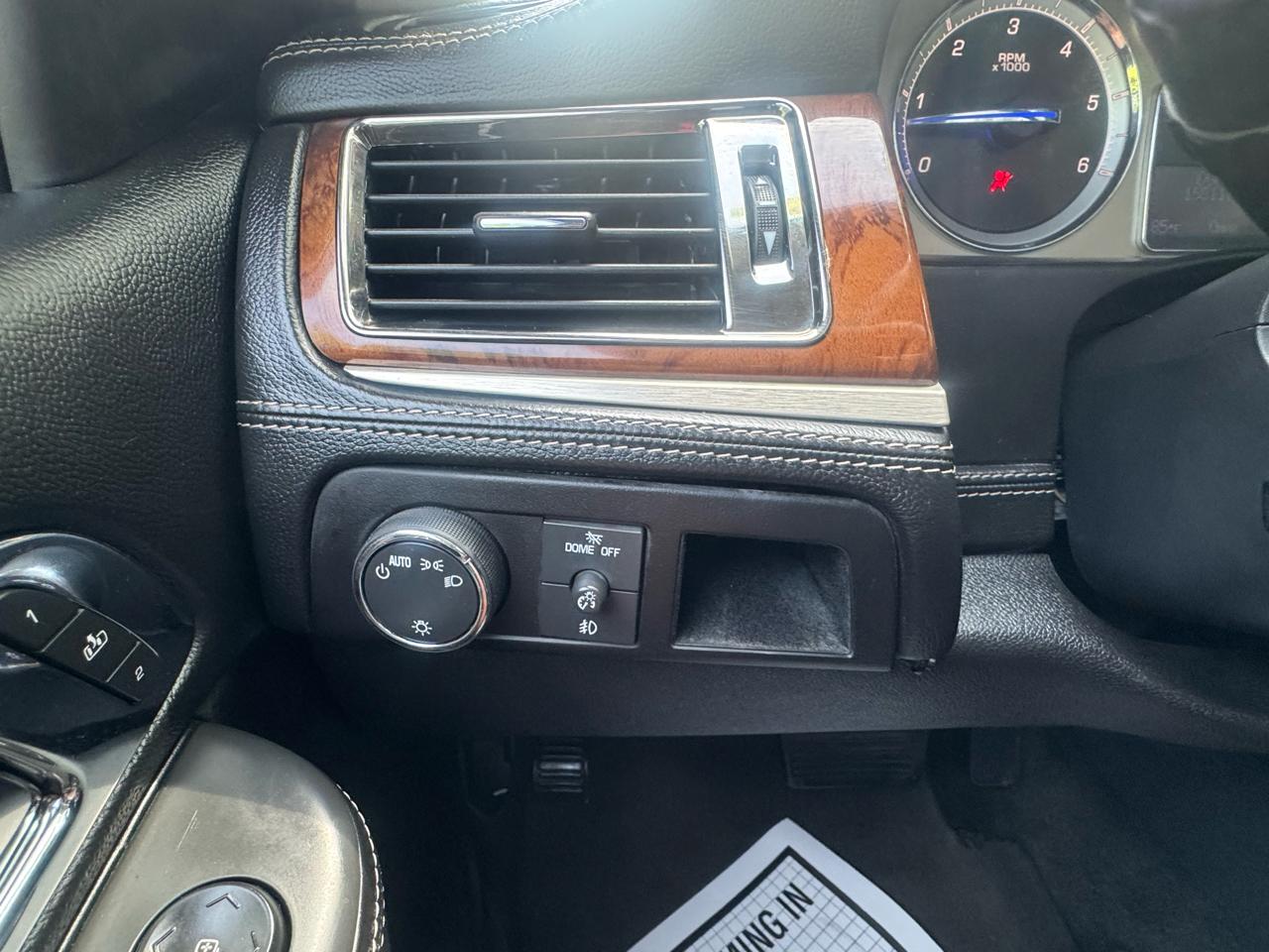 Cadillac Escalade AWD Platinum 2012