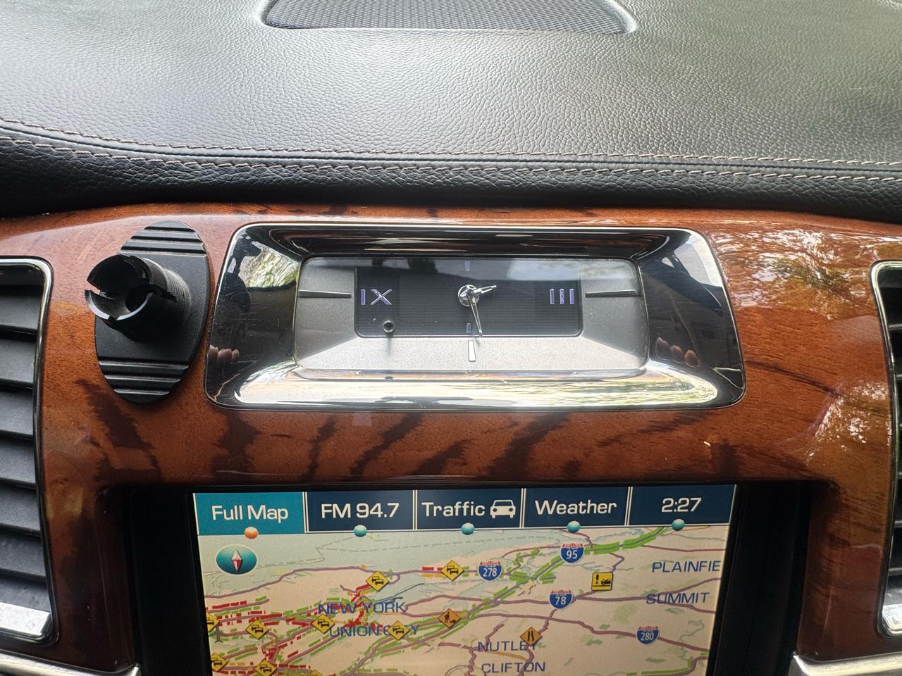 Cadillac Escalade AWD Platinum 2012
