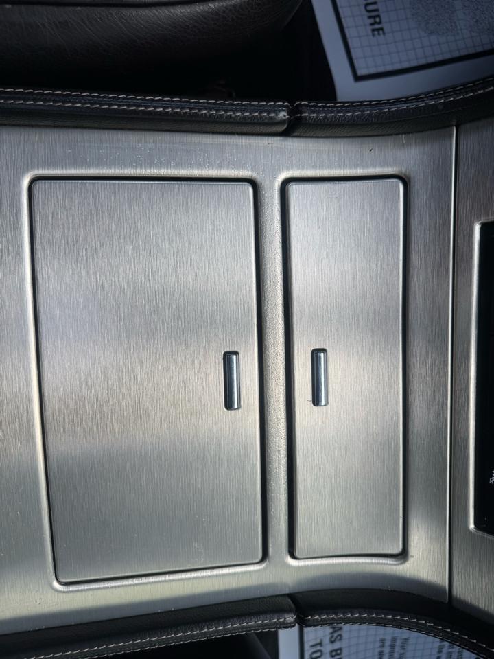 Cadillac Escalade AWD Platinum 2012