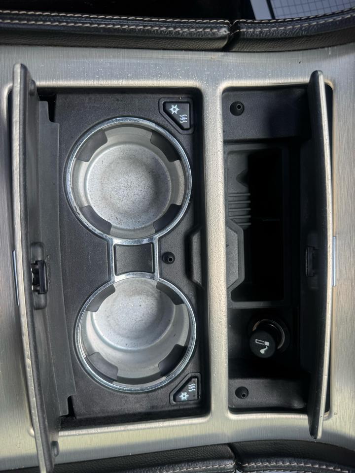 Cadillac Escalade AWD Platinum 2012