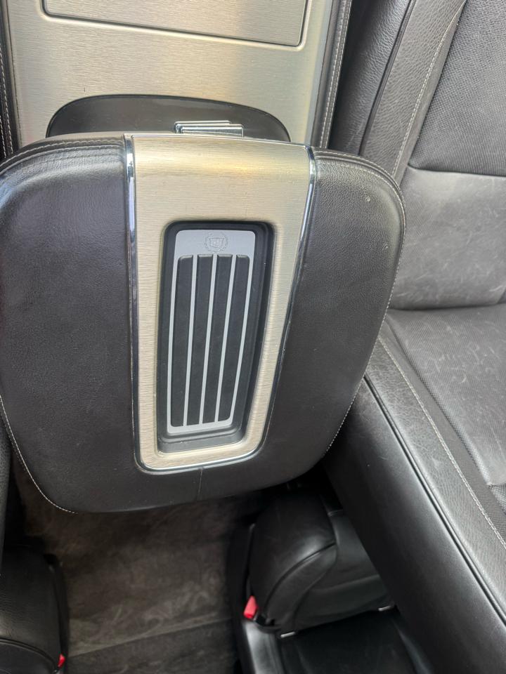 Cadillac Escalade AWD Platinum 2012