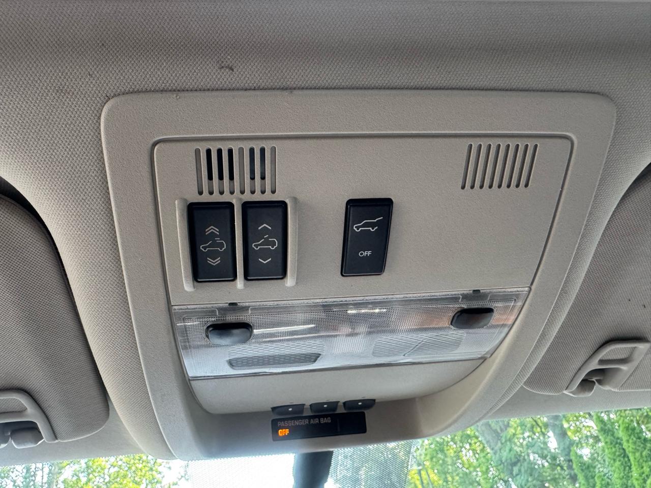 Cadillac Escalade AWD Platinum 2012