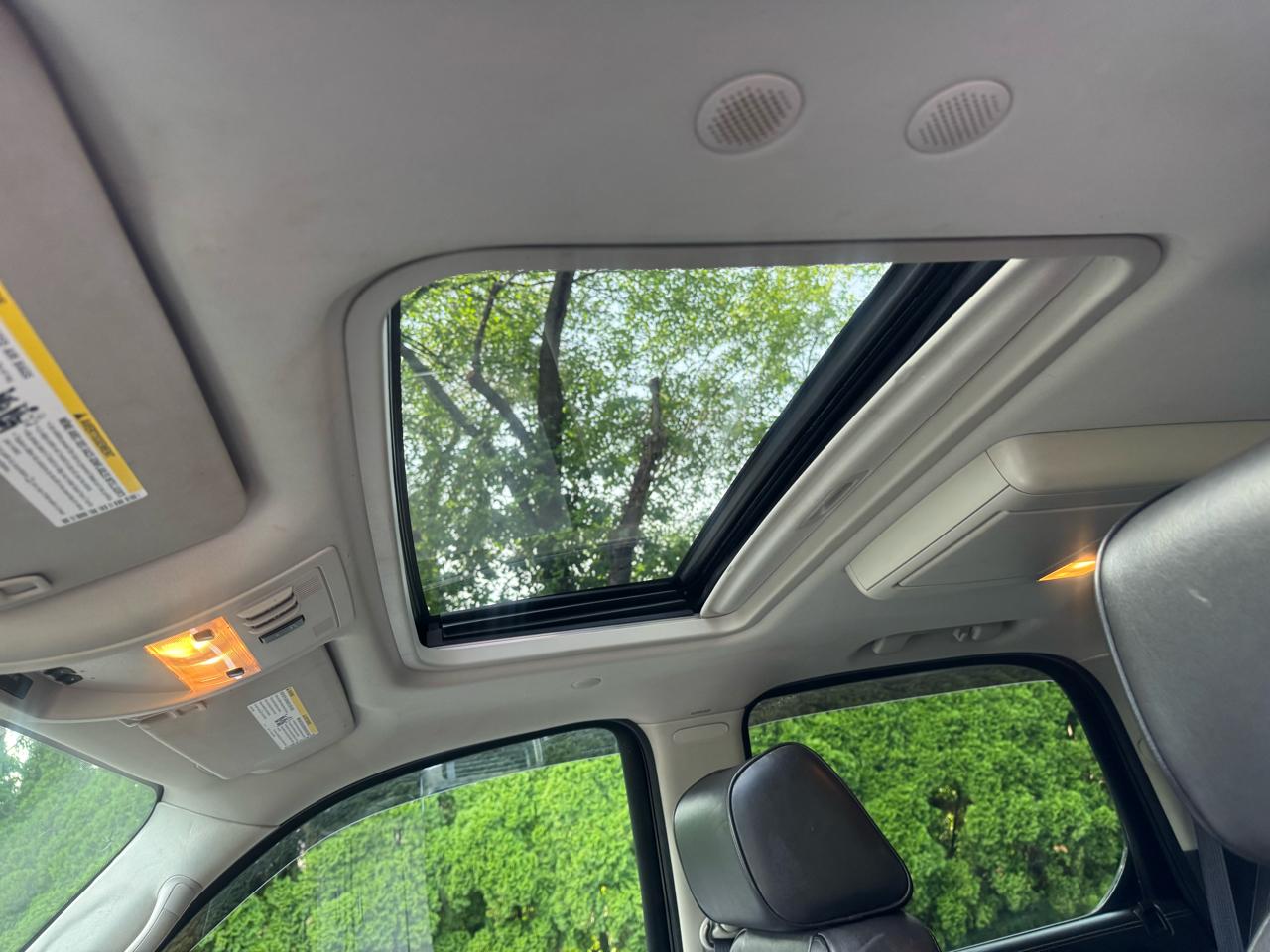 Cadillac Escalade AWD Platinum 2012