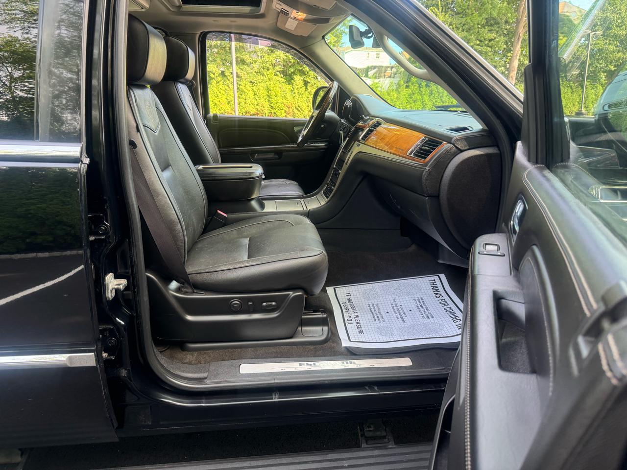 Cadillac Escalade AWD Platinum 2012