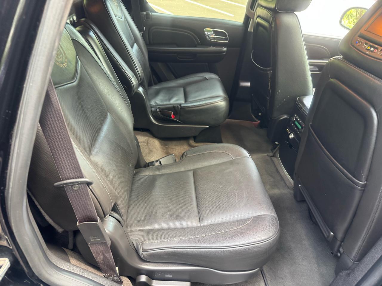 Cadillac Escalade AWD Platinum 2012