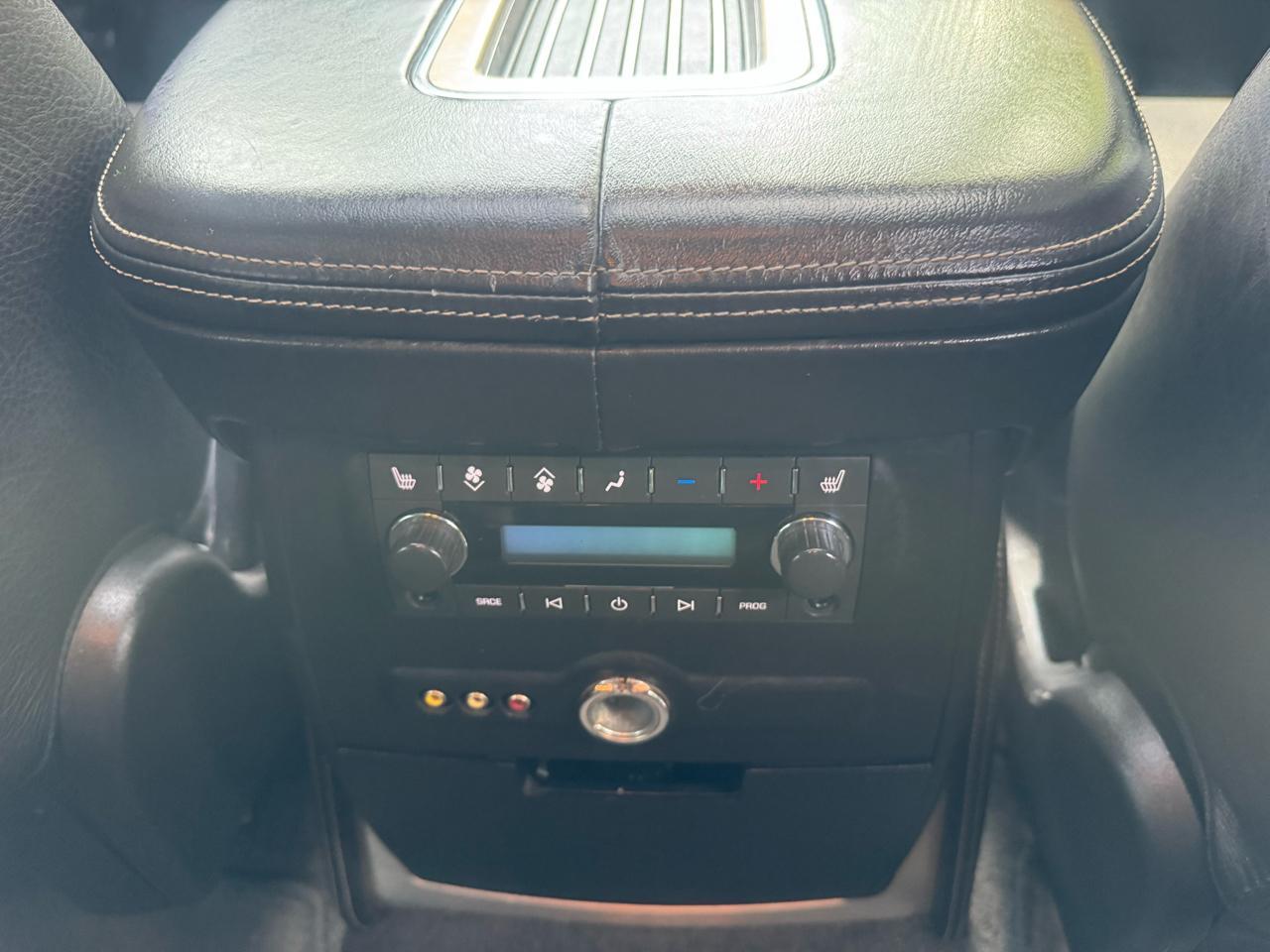 Cadillac Escalade AWD Platinum 2012