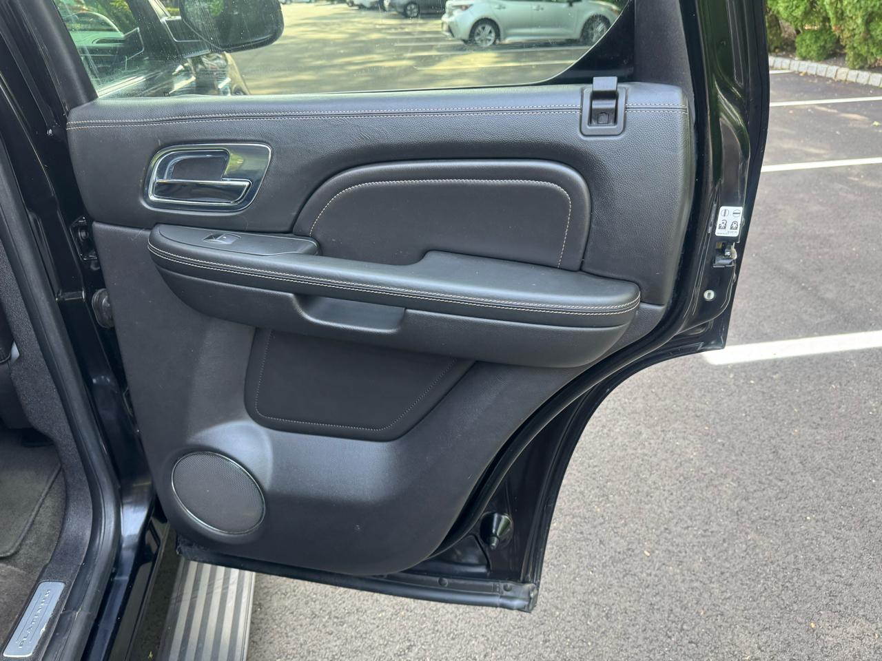 Cadillac Escalade AWD Platinum 2012