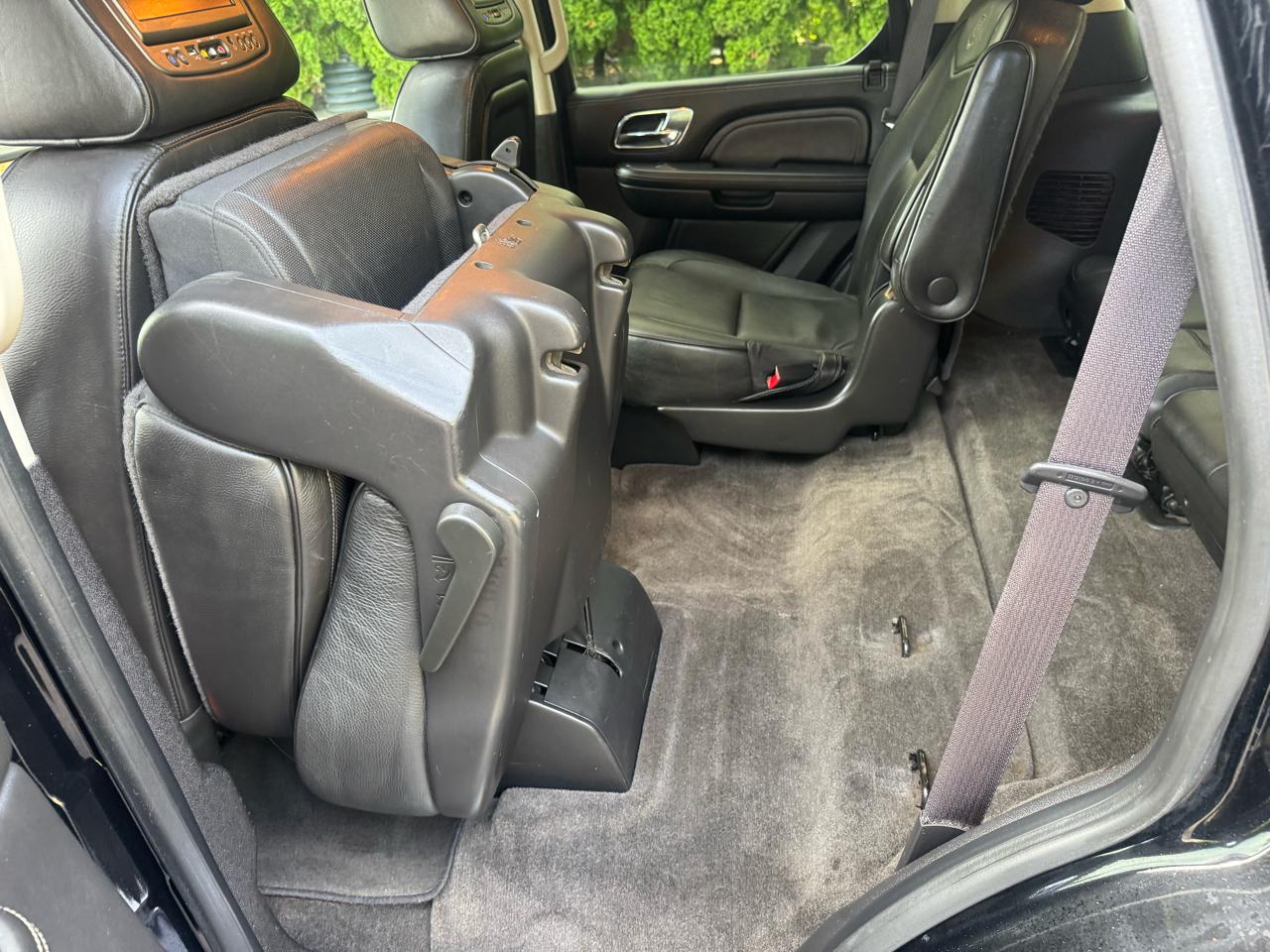 Cadillac Escalade AWD Platinum 2012