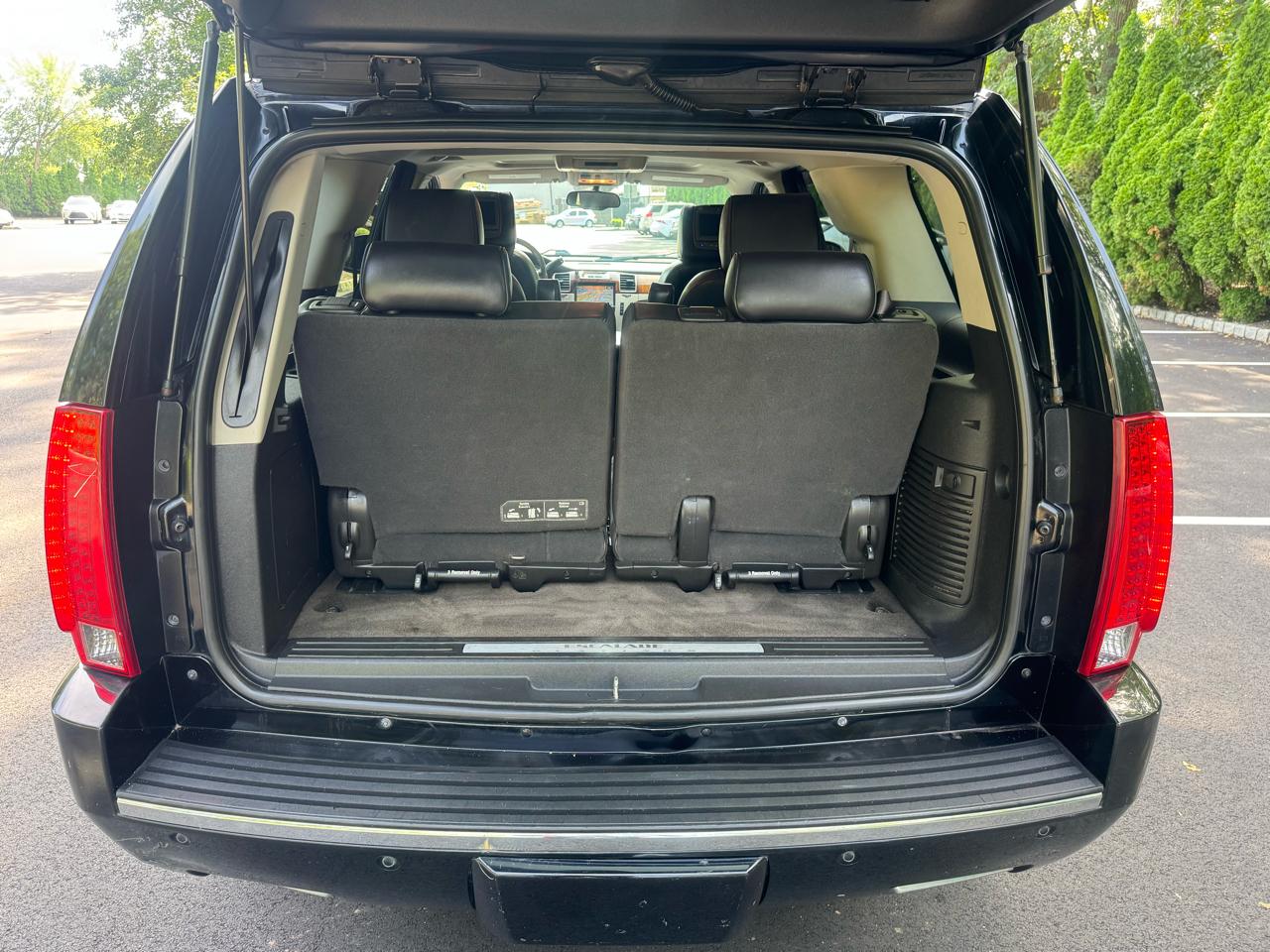 Cadillac Escalade AWD Platinum 2012
