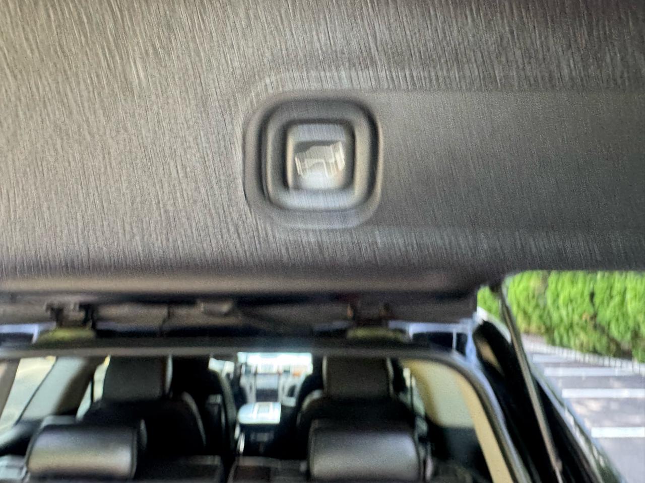 Cadillac Escalade AWD Platinum 2012