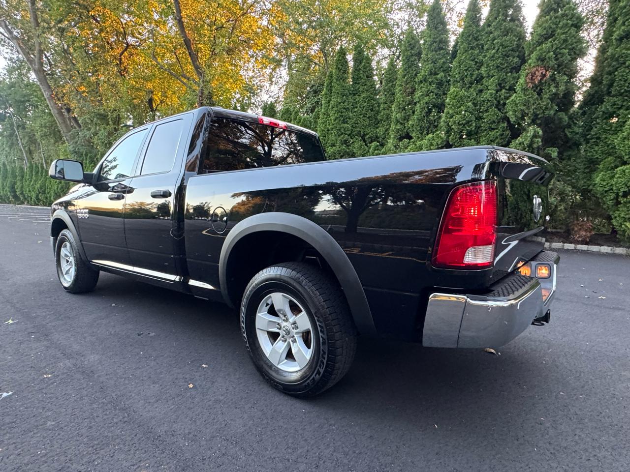 RAM 1500 4WD Crew Cab 140.5" Tradesman 2013