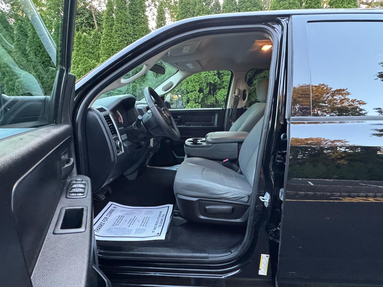 RAM 1500 4WD Crew Cab 140.5" Tradesman 2013