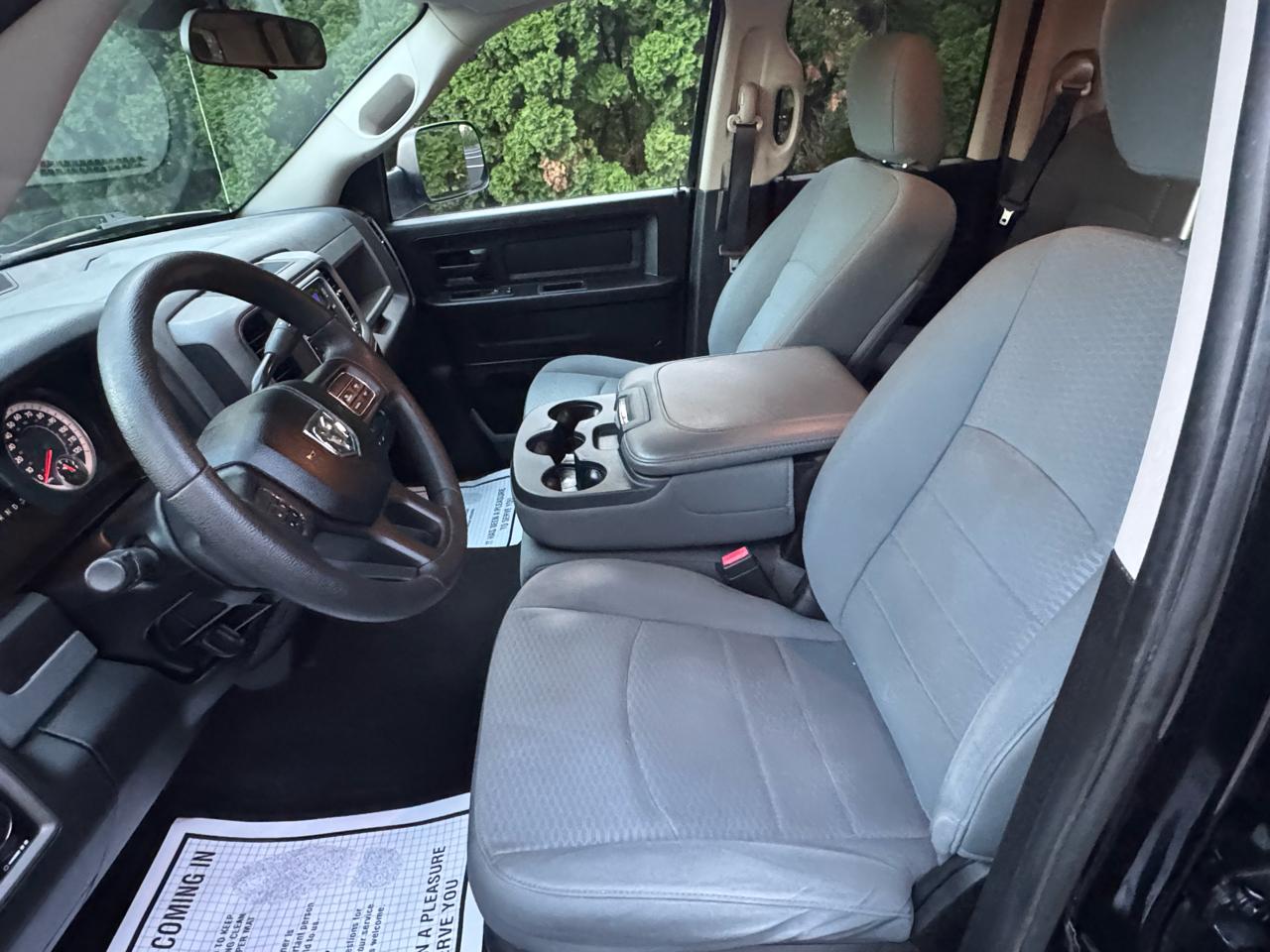RAM 1500 4WD Crew Cab 140.5" Tradesman 2013
