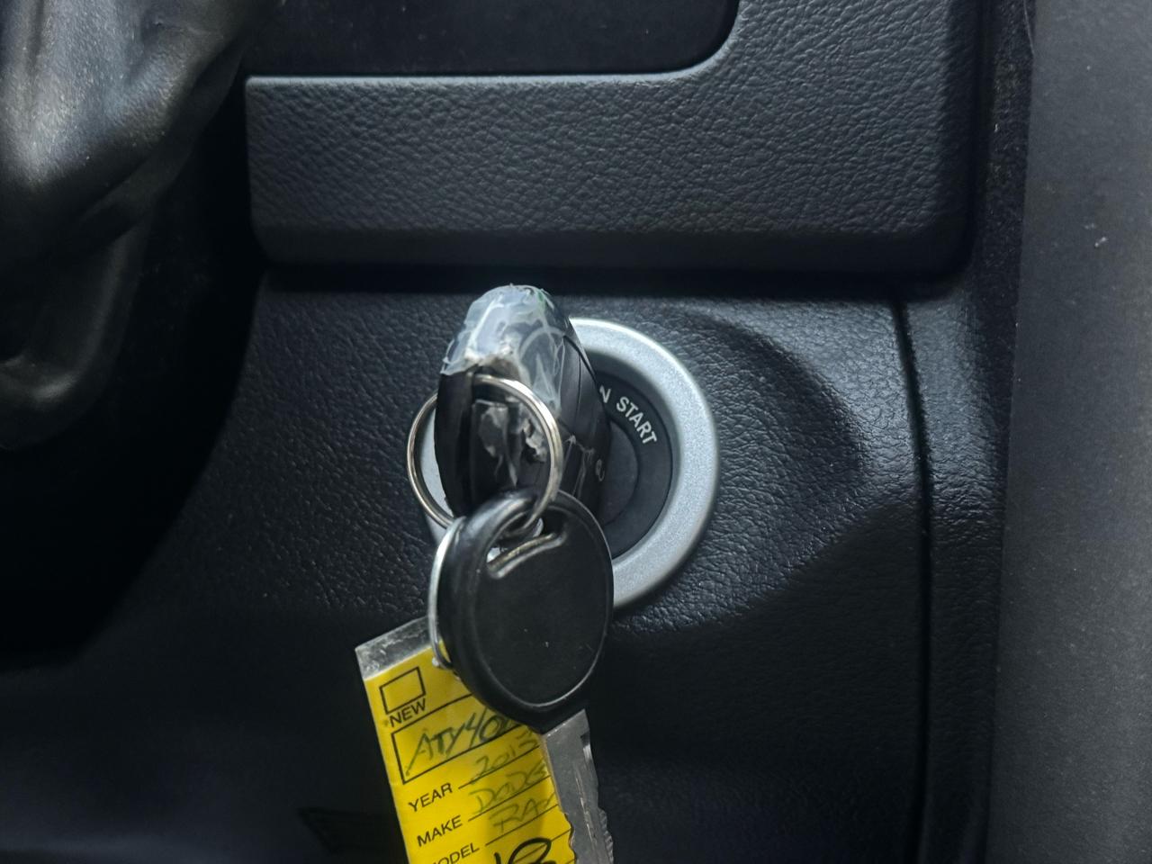 RAM 1500 4WD Crew Cab 140.5" Tradesman 2013