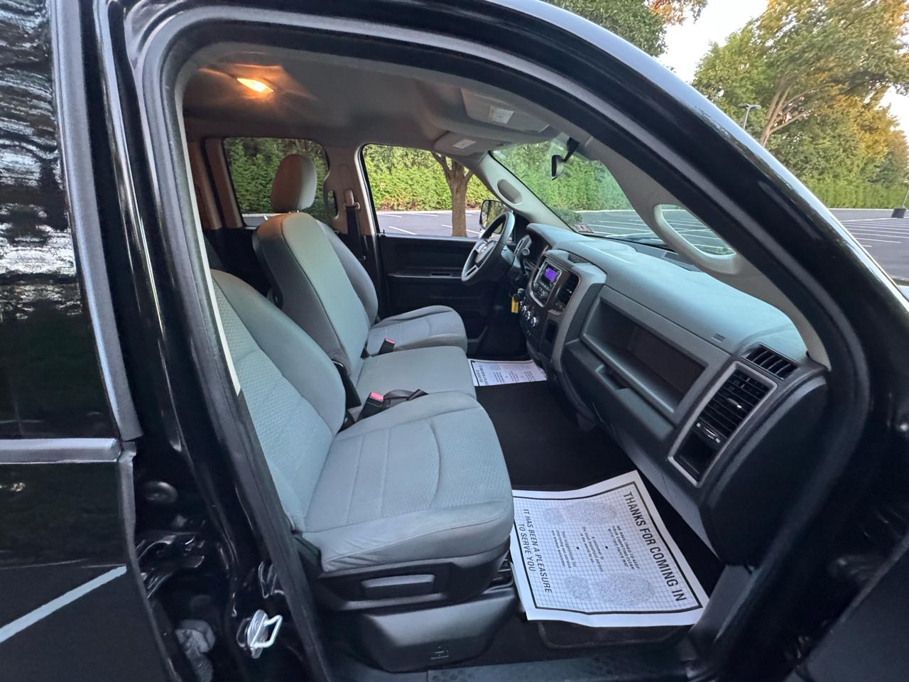 RAM 1500 4WD Crew Cab 140.5" Tradesman 2013