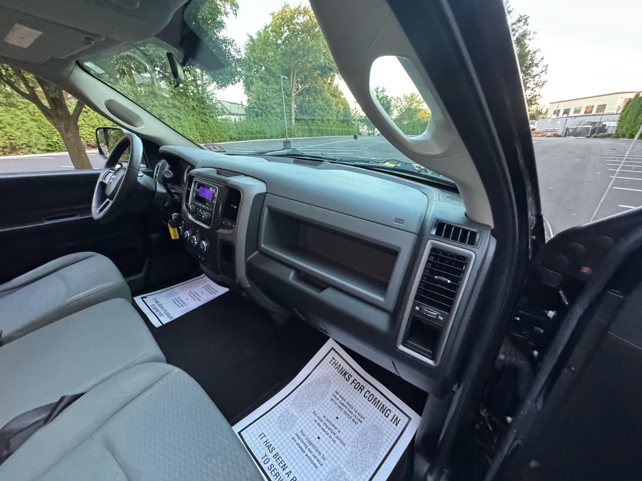 RAM 1500 4WD Crew Cab 140.5" Tradesman 2013