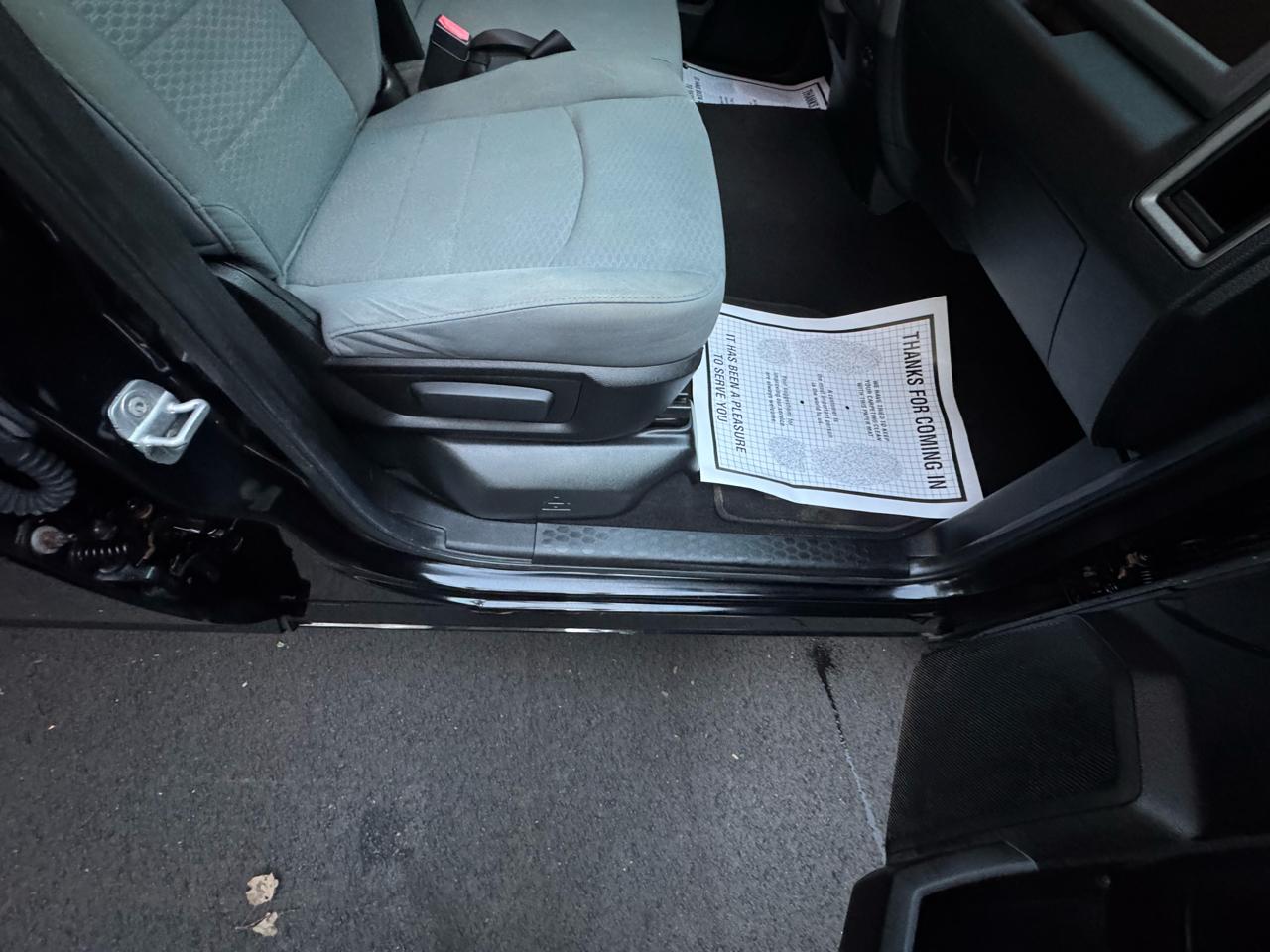 RAM 1500 4WD Crew Cab 140.5" Tradesman 2013