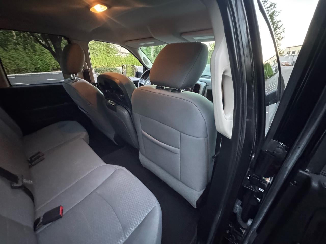 RAM 1500 4WD Crew Cab 140.5" Tradesman 2013