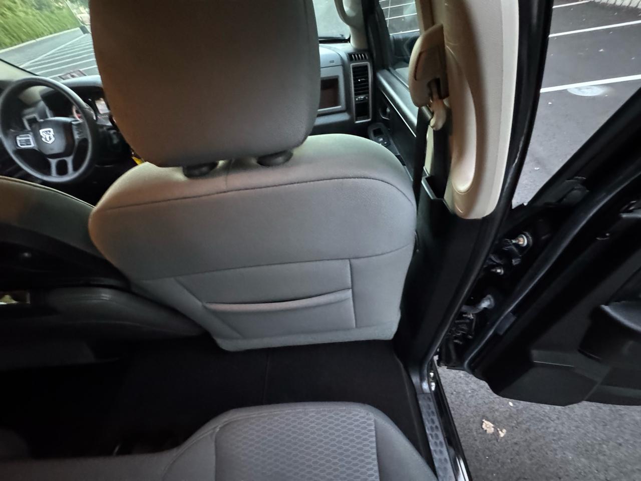 RAM 1500 4WD Crew Cab 140.5" Tradesman 2013