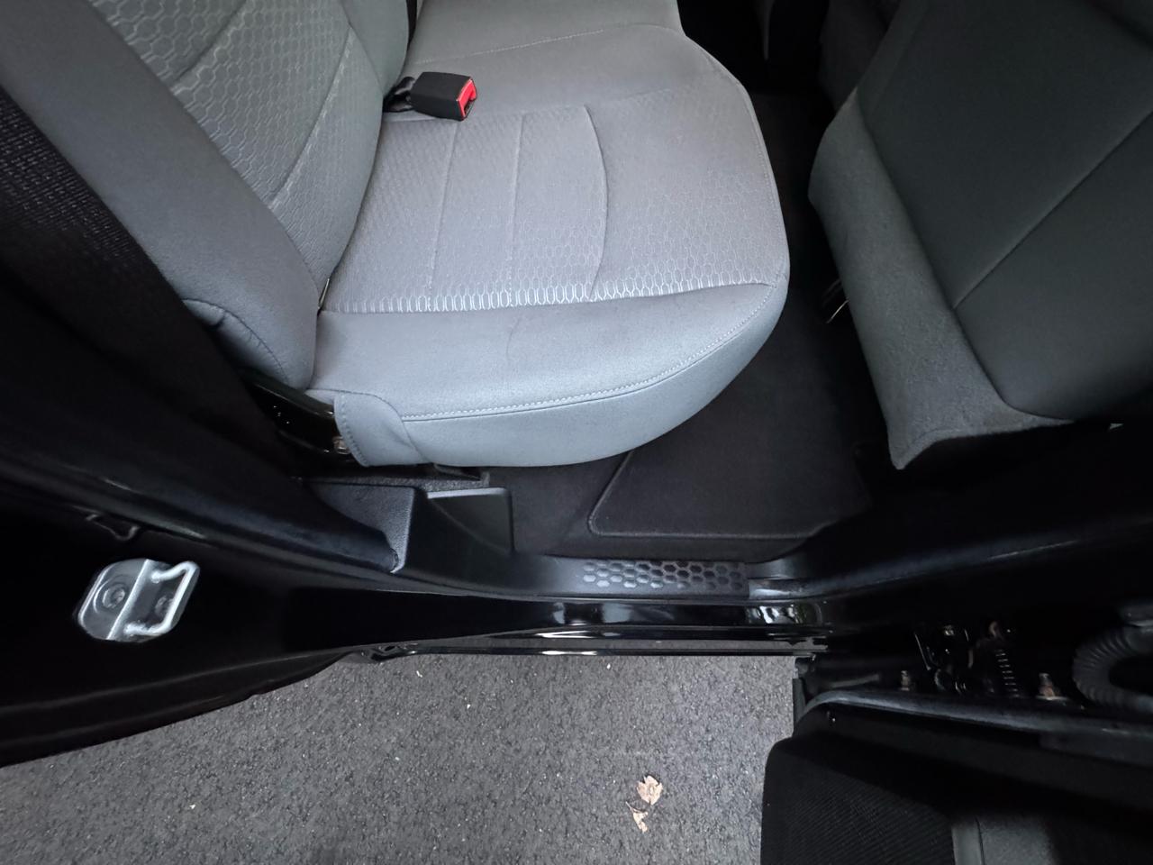 RAM 1500 4WD Crew Cab 140.5" Tradesman 2013