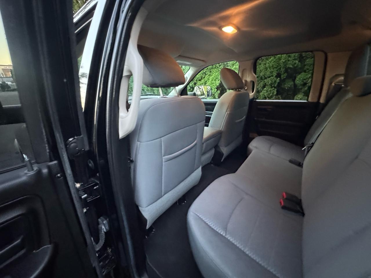 RAM 1500 4WD Crew Cab 140.5" Tradesman 2013