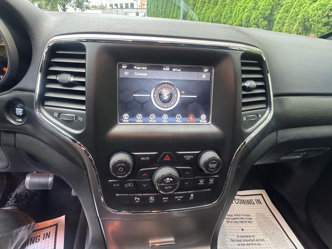 Jeep Grand Cherokee Laredo 4WD 2018