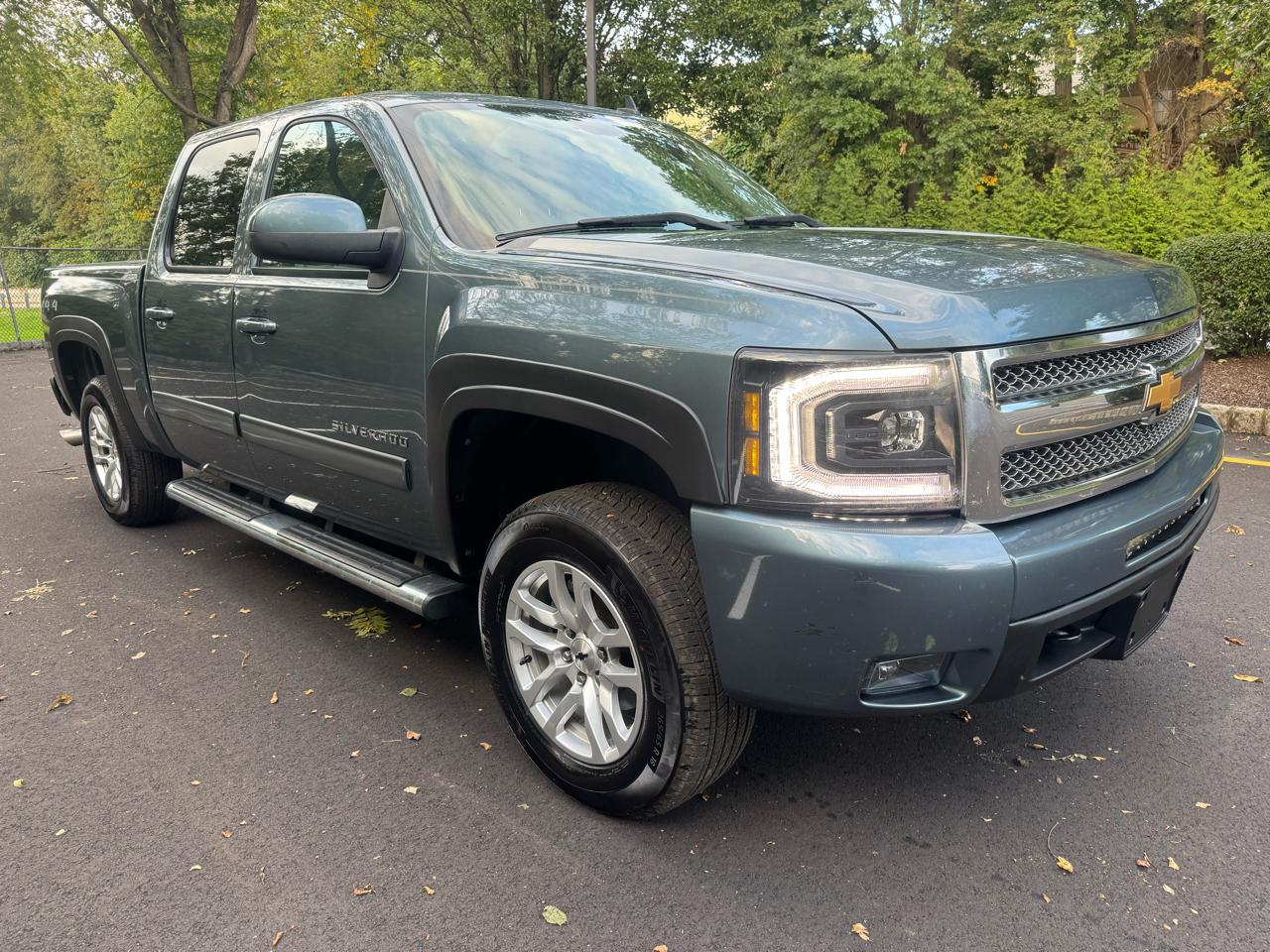 2011 Chevrolet Silverado 1500 4WD Crew Cab 147" LTZ