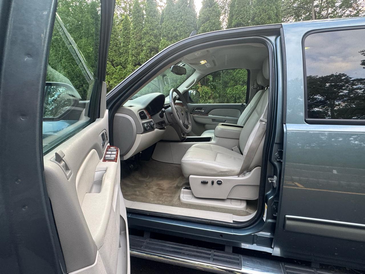 Chevrolet Silverado 1500 4WD Crew Cab 147" LTZ 2011