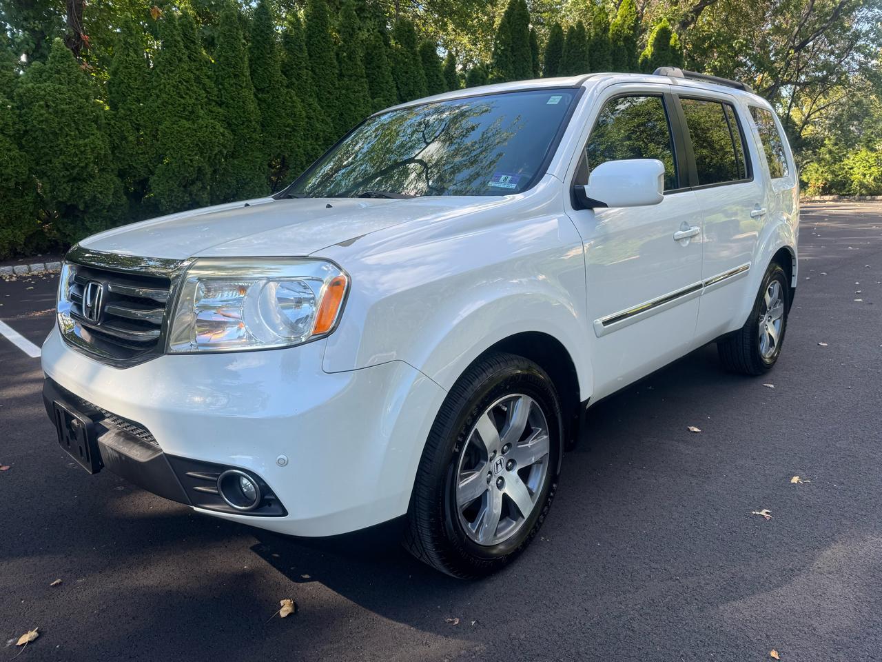 Honda Pilot Touring 4WD 5-Spd AT with DVD 2013