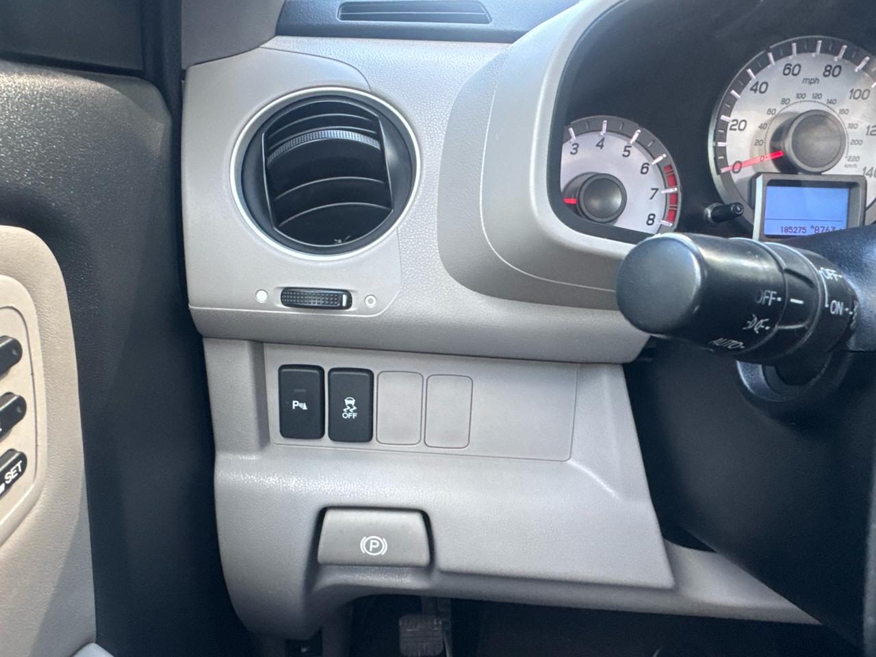 Honda Pilot Touring 4WD 5-Spd AT with DVD 2013