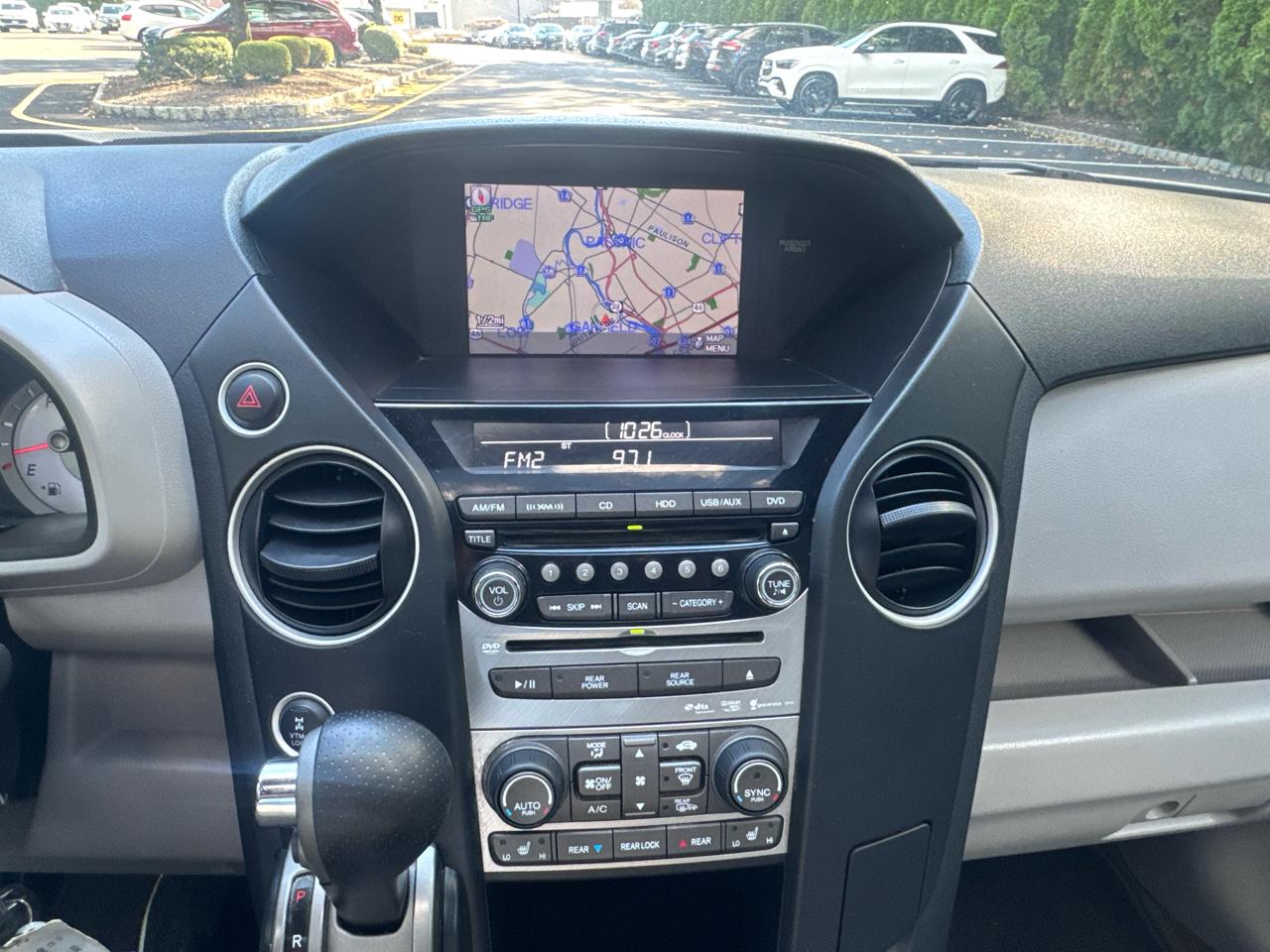 Honda Pilot Touring 4WD 5-Spd AT with DVD 2013