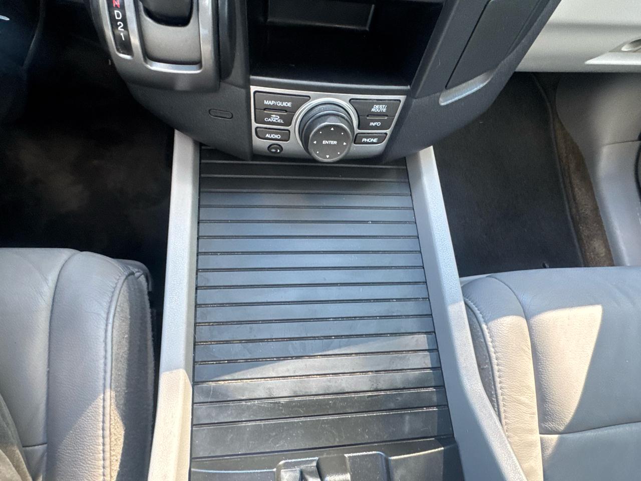 Honda Pilot Touring 4WD 5-Spd AT with DVD 2013